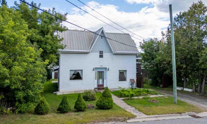 Burk’s Falls Home for Sale | 130 Queen Street –  M.L.S.® X12376394